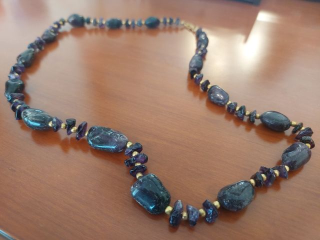 Collar vintage de piedras