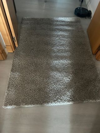 alfombra gris 