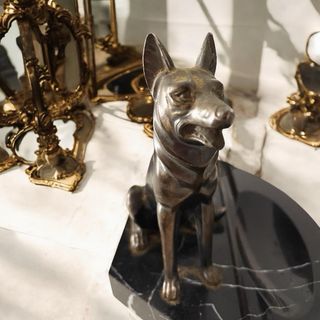 Antico porta stilo art deco statua cane marmo