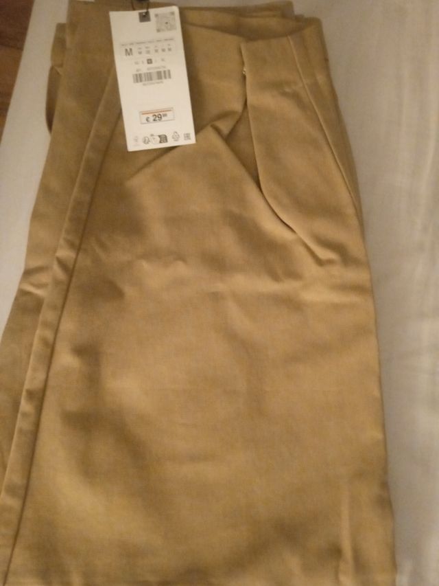 Pantalón ZARA sin estrenar. Talla M