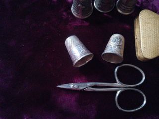 Antiguos dedal, tijeras..