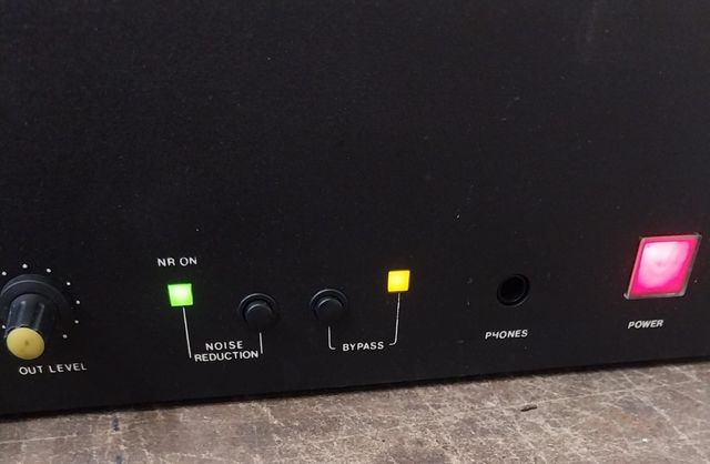 Riduttore di rumore audio outline