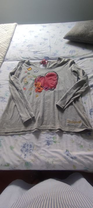 CAMISETA DESIGUAL 