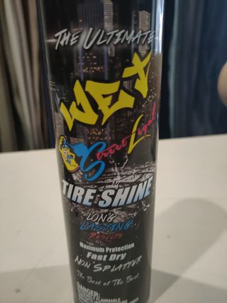 Restaurador de plásticos negros