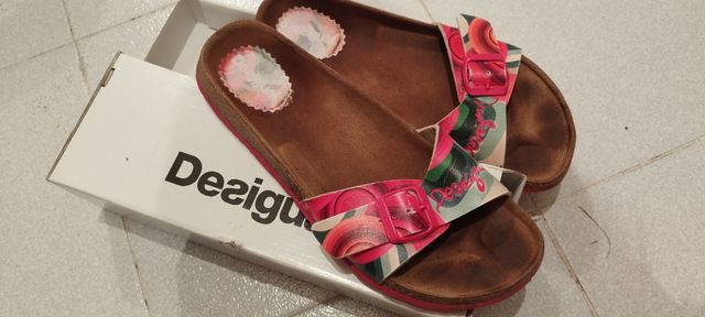 Sandalias desigual talla 40
