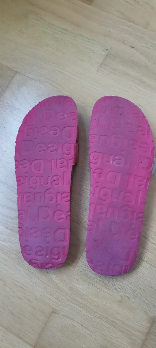 Sandalias desigual talla 40