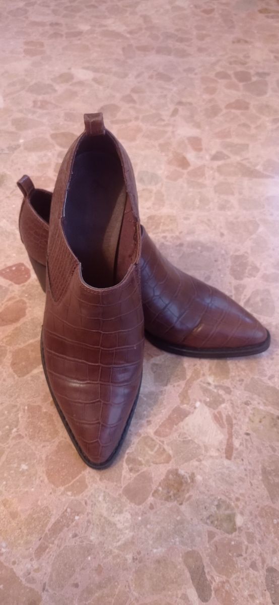 Botines tacón marrones