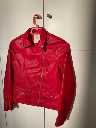 Cazadora cremalleras roja 