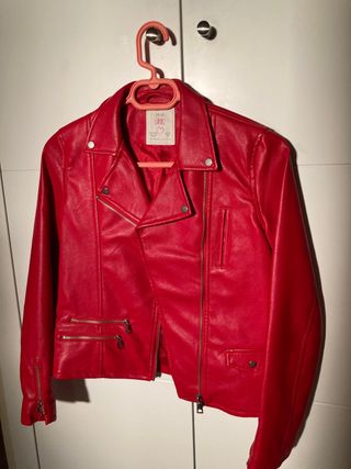 Cazadora cremalleras roja 