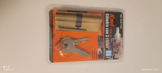 CILINDRO CON 3 LLAVES, 8 MM.