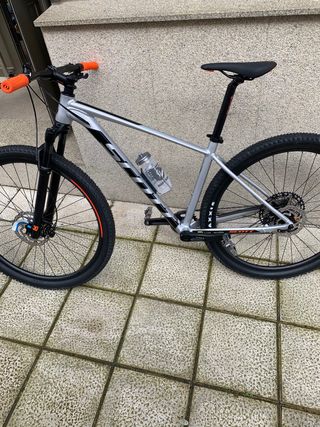 Bicicleta Scott scale 965