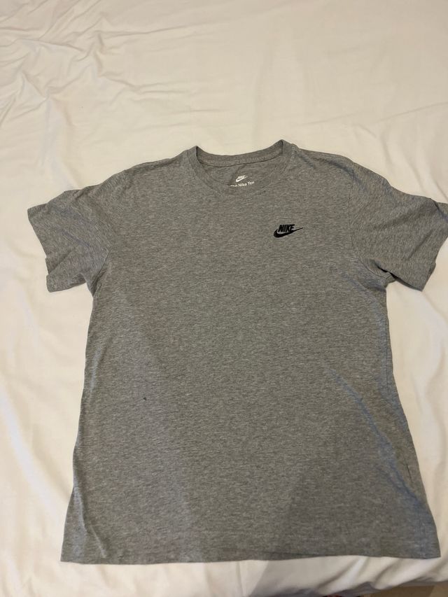 Camiseta nike gris