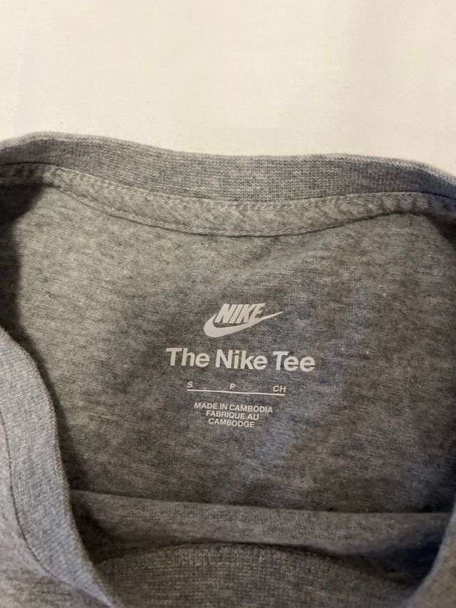 Camiseta nike gris