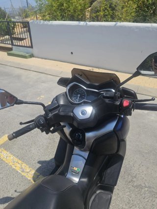 Yamaha Xmax 400 ABS