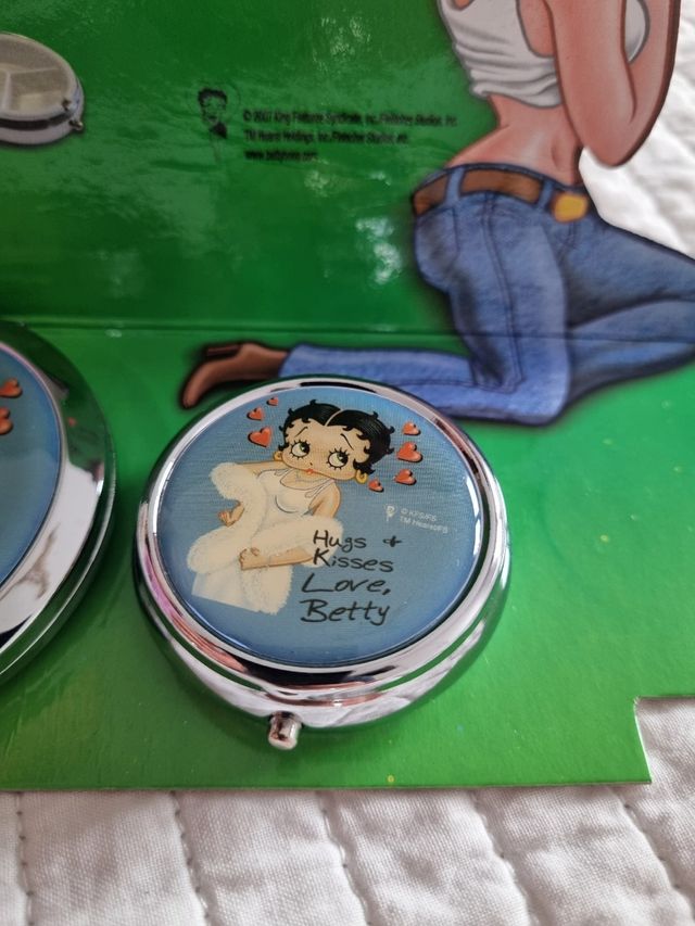 ESPEJITO Y PASTILLERO BETTY BOOP