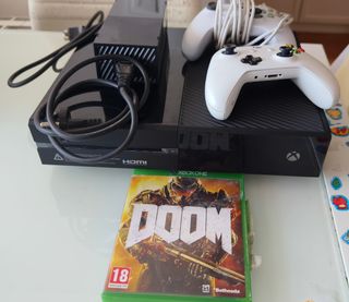 Xbox One con 2 mandos y 1 juego