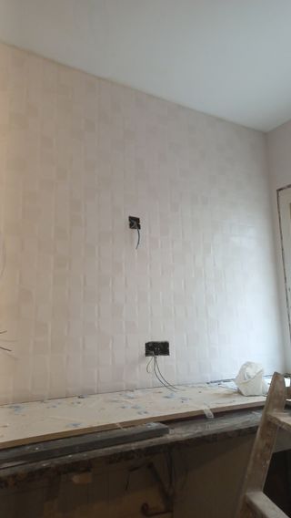 Busco trabajo de albañileria,enchapados y pintura