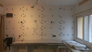 Busco trabajo de albañileria,enchapados y pintura