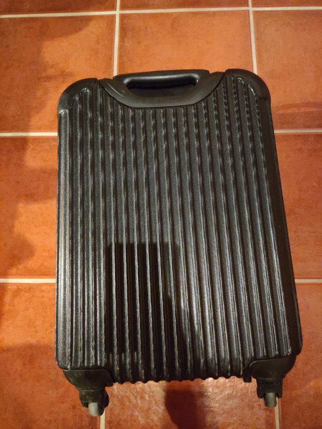 Maleta dura 4 ruedas Primark negra