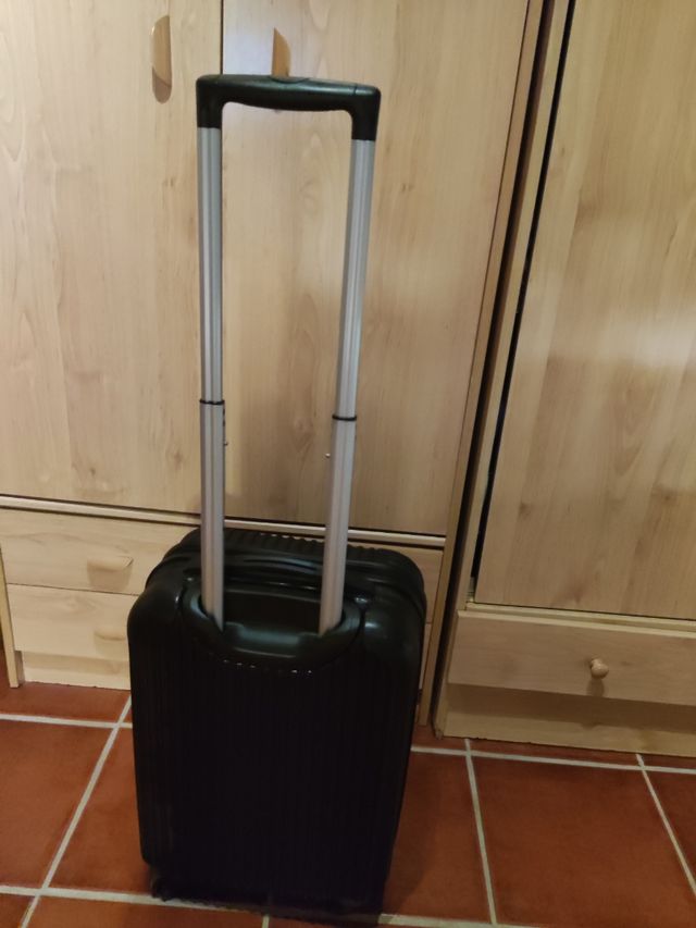 Maleta dura 4 ruedas Primark negra