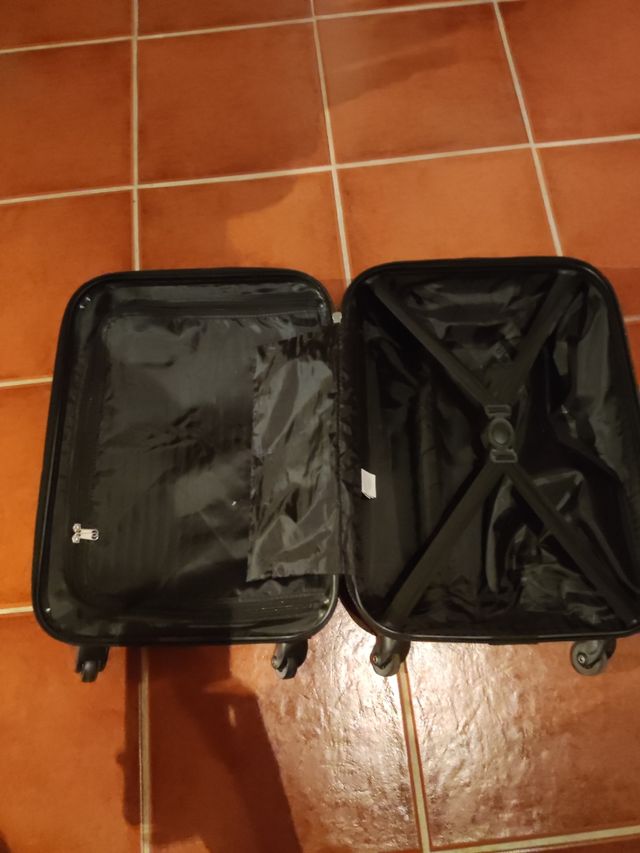 Maleta dura 4 ruedas Primark negra