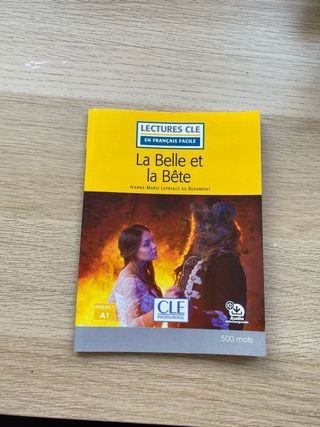Libro en Francés “La Belle et la Bête”