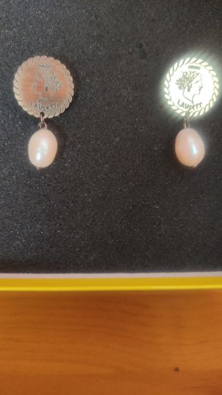 Pendientes Lausett
