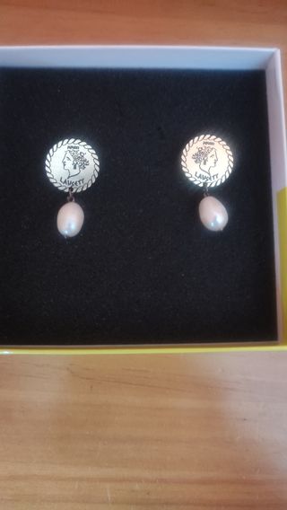 Pendientes Lausett