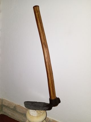 Azada antigua restaurada