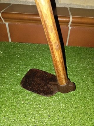 Azada antigua restaurada