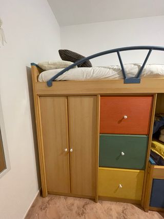 Habitación infantil (literas + escritorio)