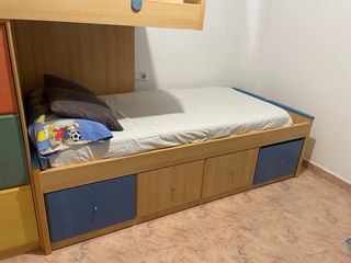 Habitación infantil (literas + escritorio)