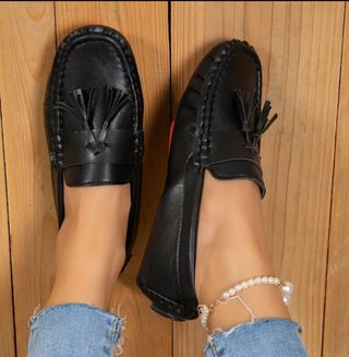 Scarpe donna, mocassini eleganti, nuovi.