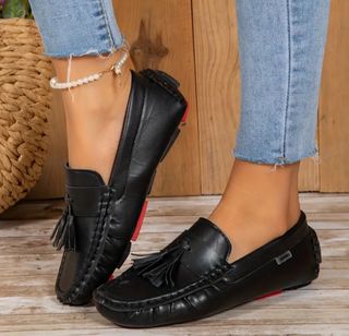 Scarpe donna, mocassini eleganti, nuovi.