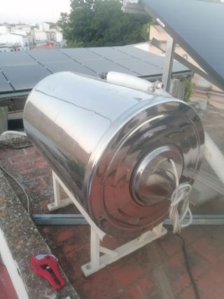 Termo de apoyo a placas solares termicas