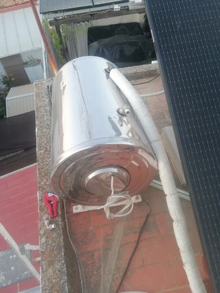 Termo de apoyo a placas solares termicas