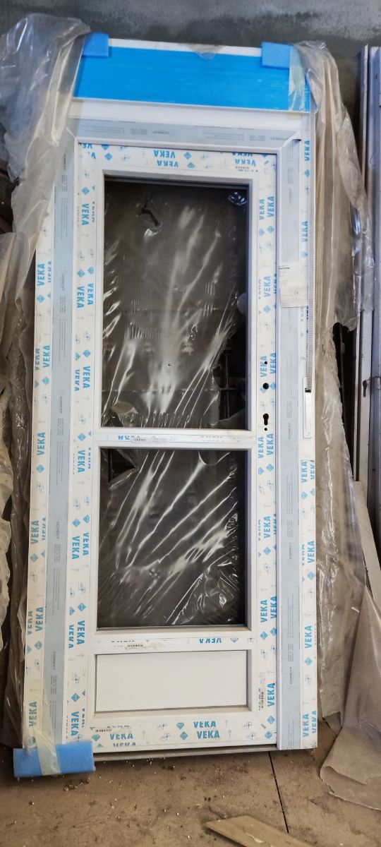 Puerta pvc con persiana