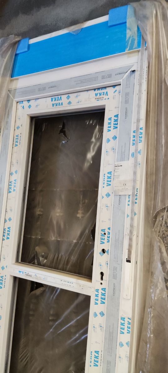 Puerta pvc con persiana