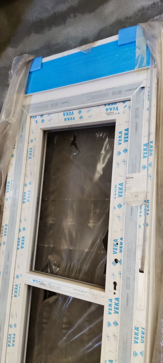 Puerta pvc con persiana