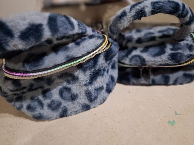 Neceser leopardo gris