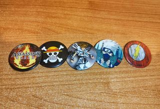 Chapas Expotaku (5 euros total /1 euro cada una)