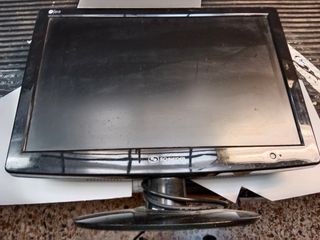 Pantalla de ordenador y televisor. 19"