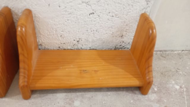 3 Estanterías de madera