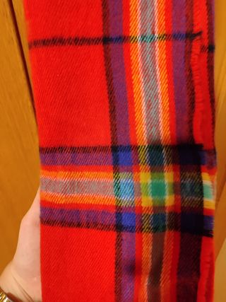 Bufanda roja de cuadros nueva