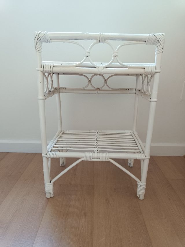 Mesita noche caña blanca