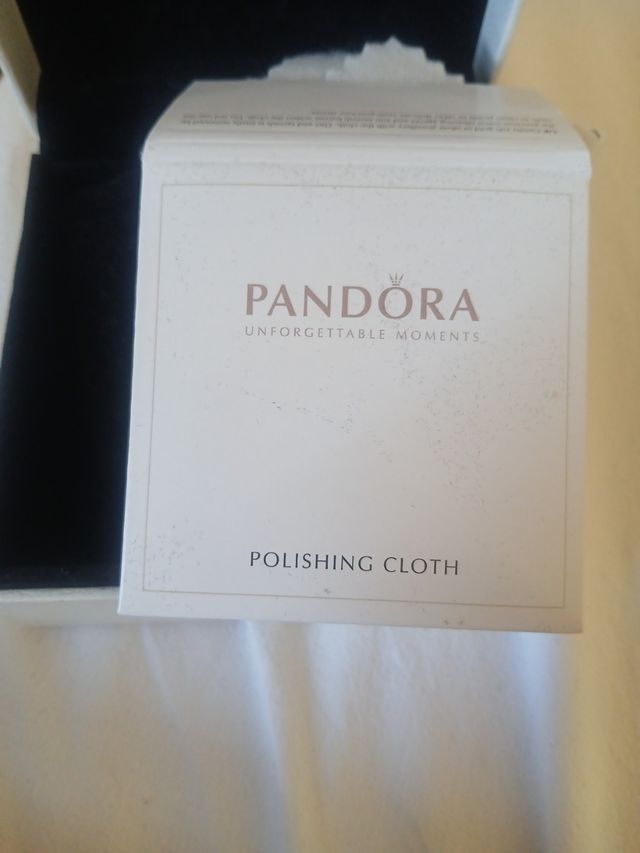 Due bracciali pandora  con 13 charm