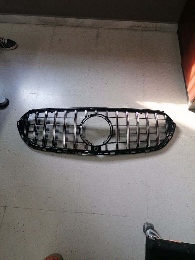 Rejilla delantera mercedes GT para GLC