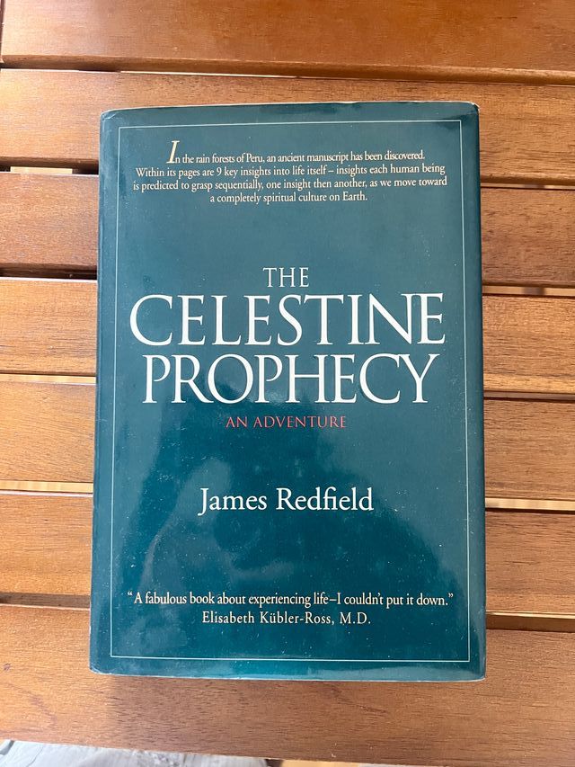 libro in inglese "the Celestine prophecy" di James