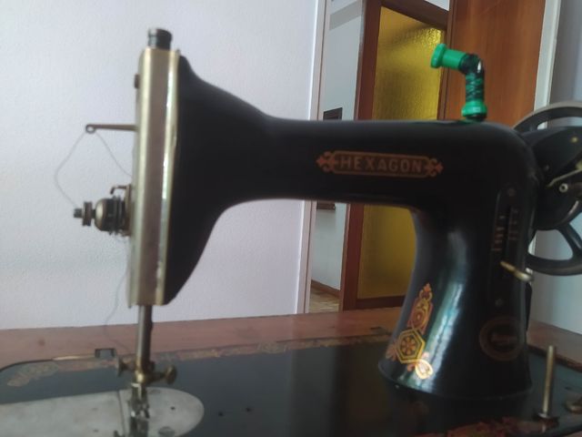 Máquina de coser singer antigua
