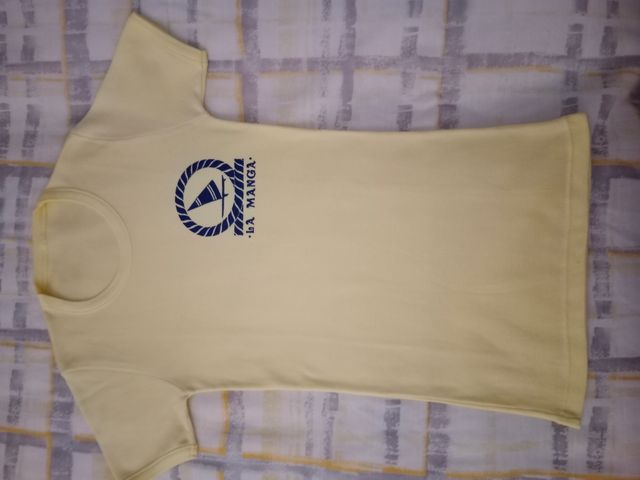 Camisetas  de niños están en perfecto estado